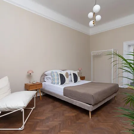 3 Bedroom Apartment With The Balcony - Rejtana 10 Krakau Exterior foto